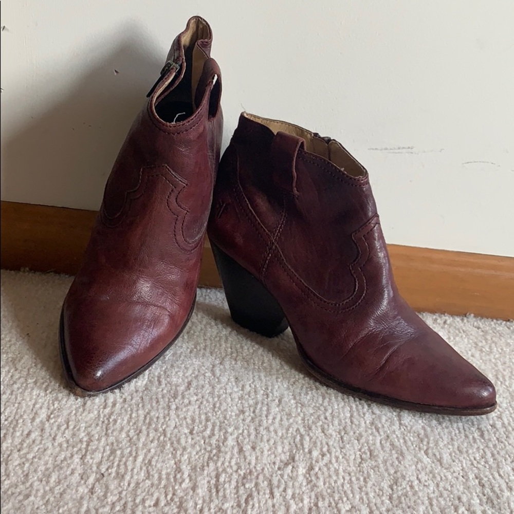 Frye cowgirl boots 👢